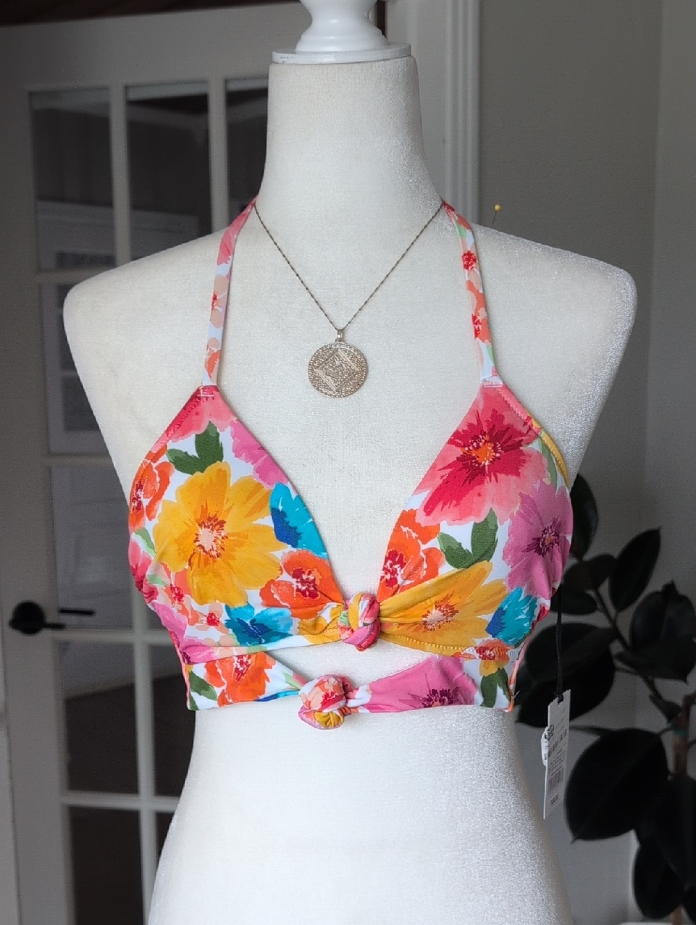 NWT Shade And Shore loral Halter Bikini Top in Multicolor 34 A